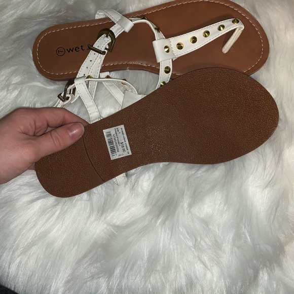 Sandals - Picture 2 of 2